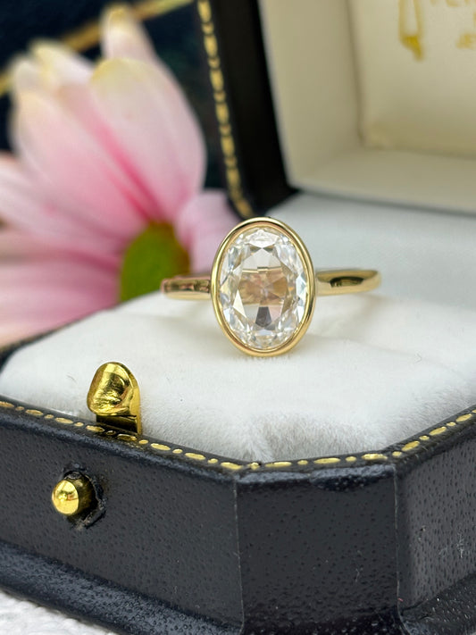 18ct Yellow Gold Oval Cut Diamond Solitaire 2.00ct - Lab-created