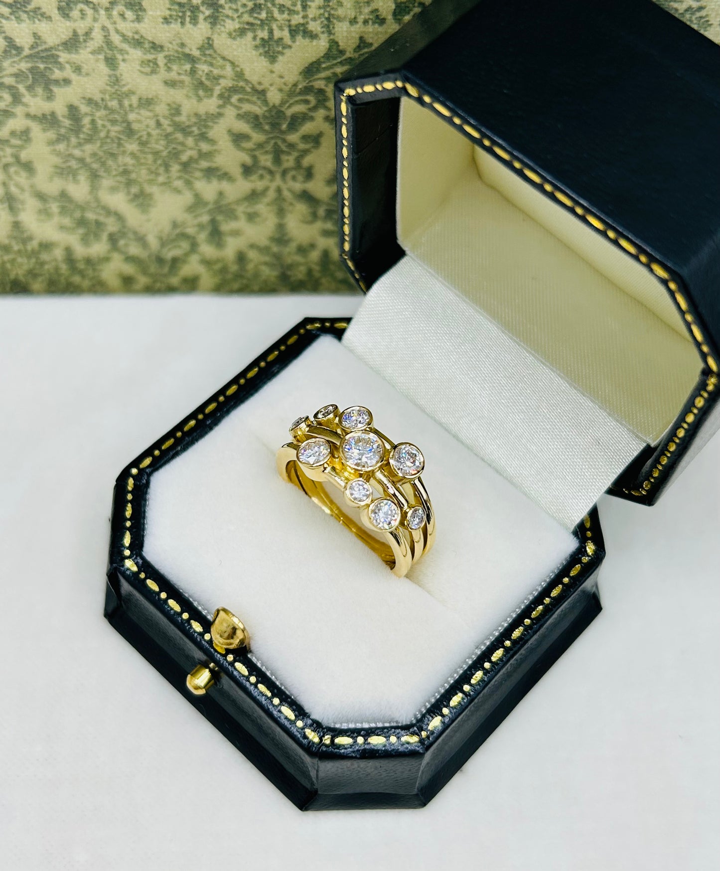 18ct Yellow Gold Diamond Bubble Ring