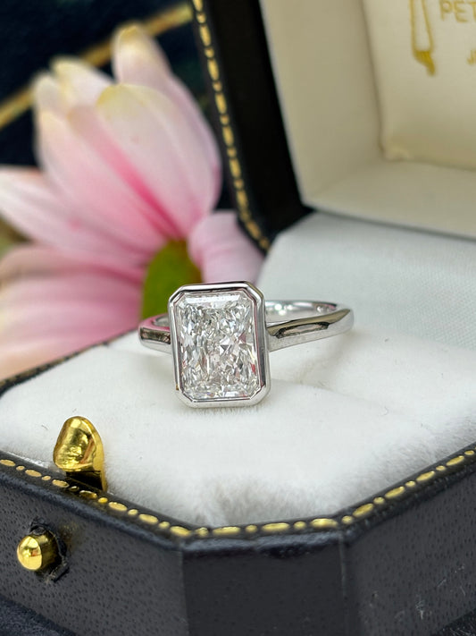 Platinum Radiant Cut Diamond Solitaire 2.00ct - Lab-created