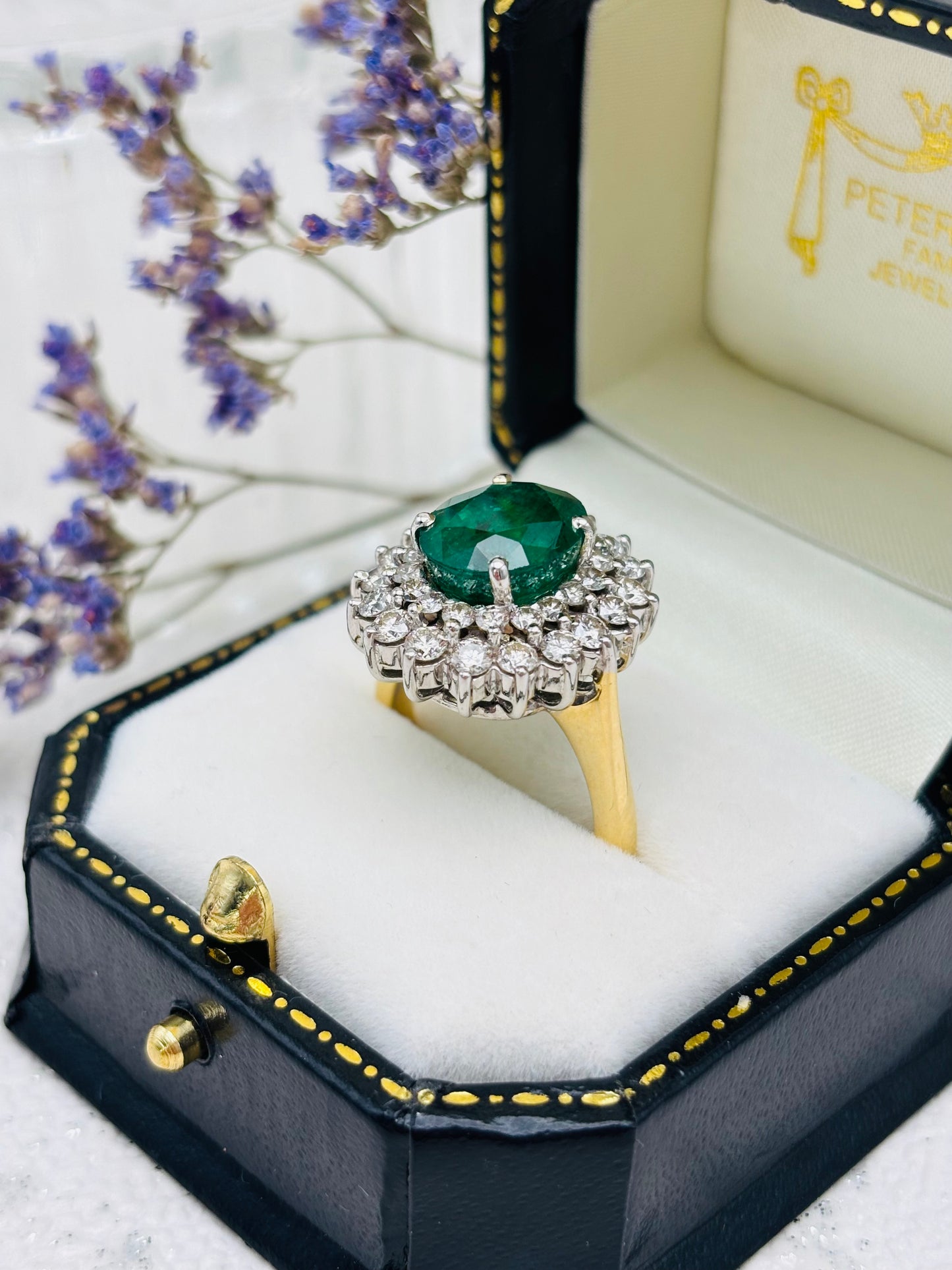 Vintage 18ct Gold Emerald and Diamond Cluster Ring - pre-owned