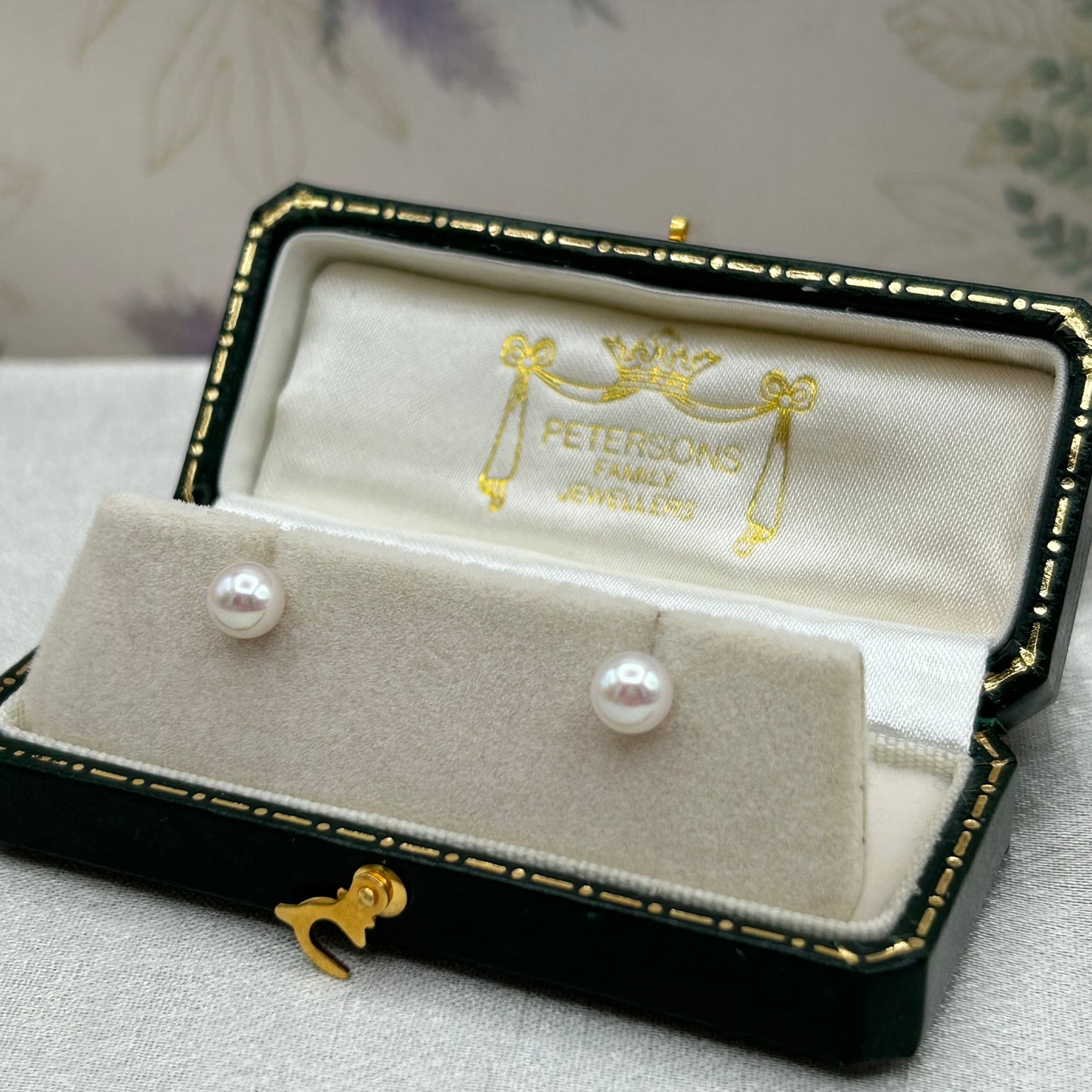 9ct Gold Cultured Pearl Ear Studs 5.5mm