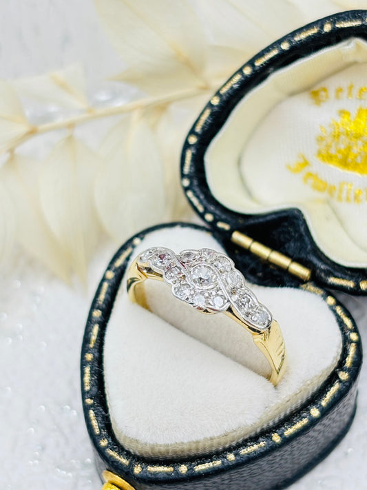 Vintage 18ct Gold Diamond Daisy Cluster Ring.