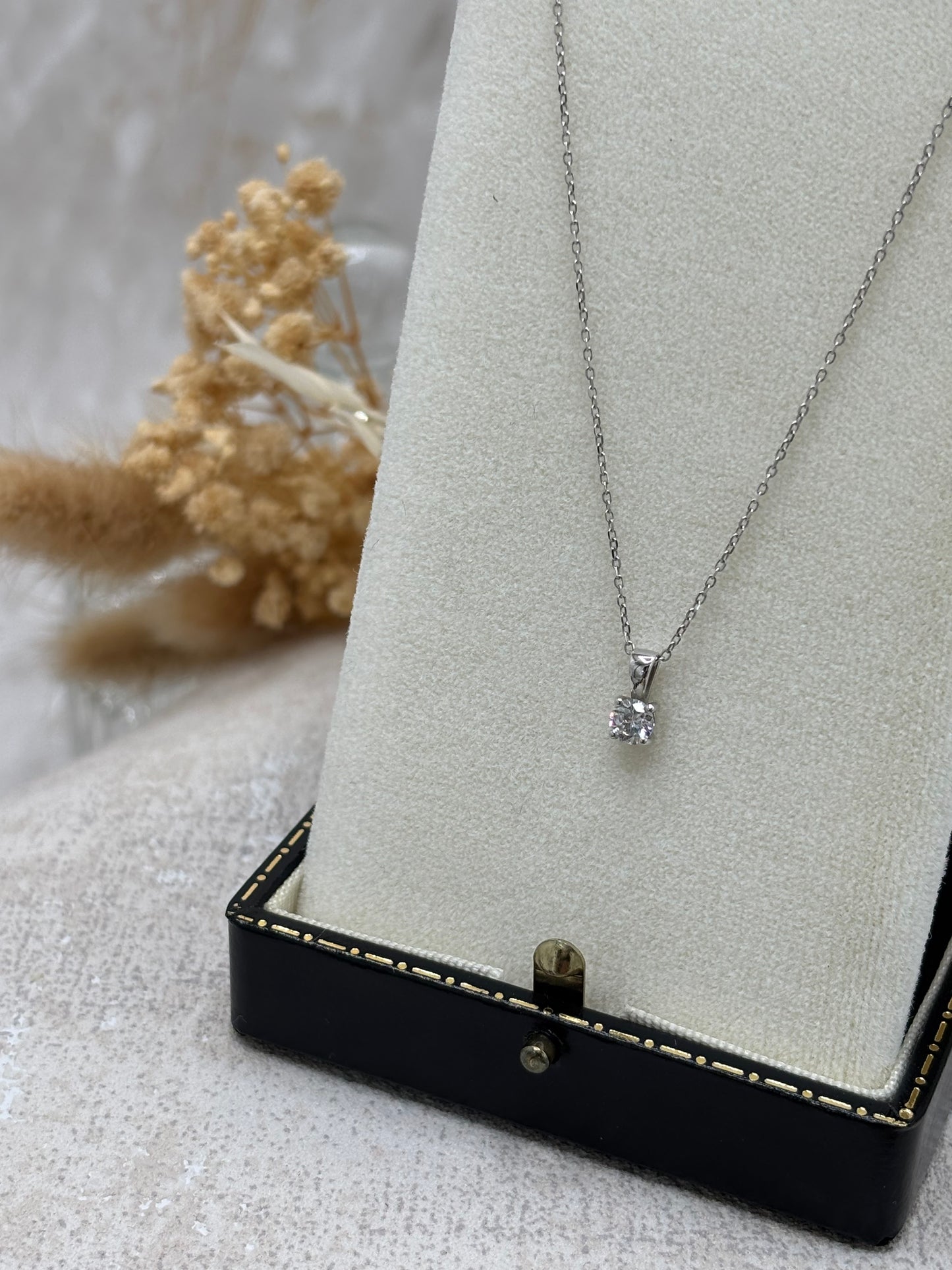 Diamond Pendant 18ct White Gold 0.30ct