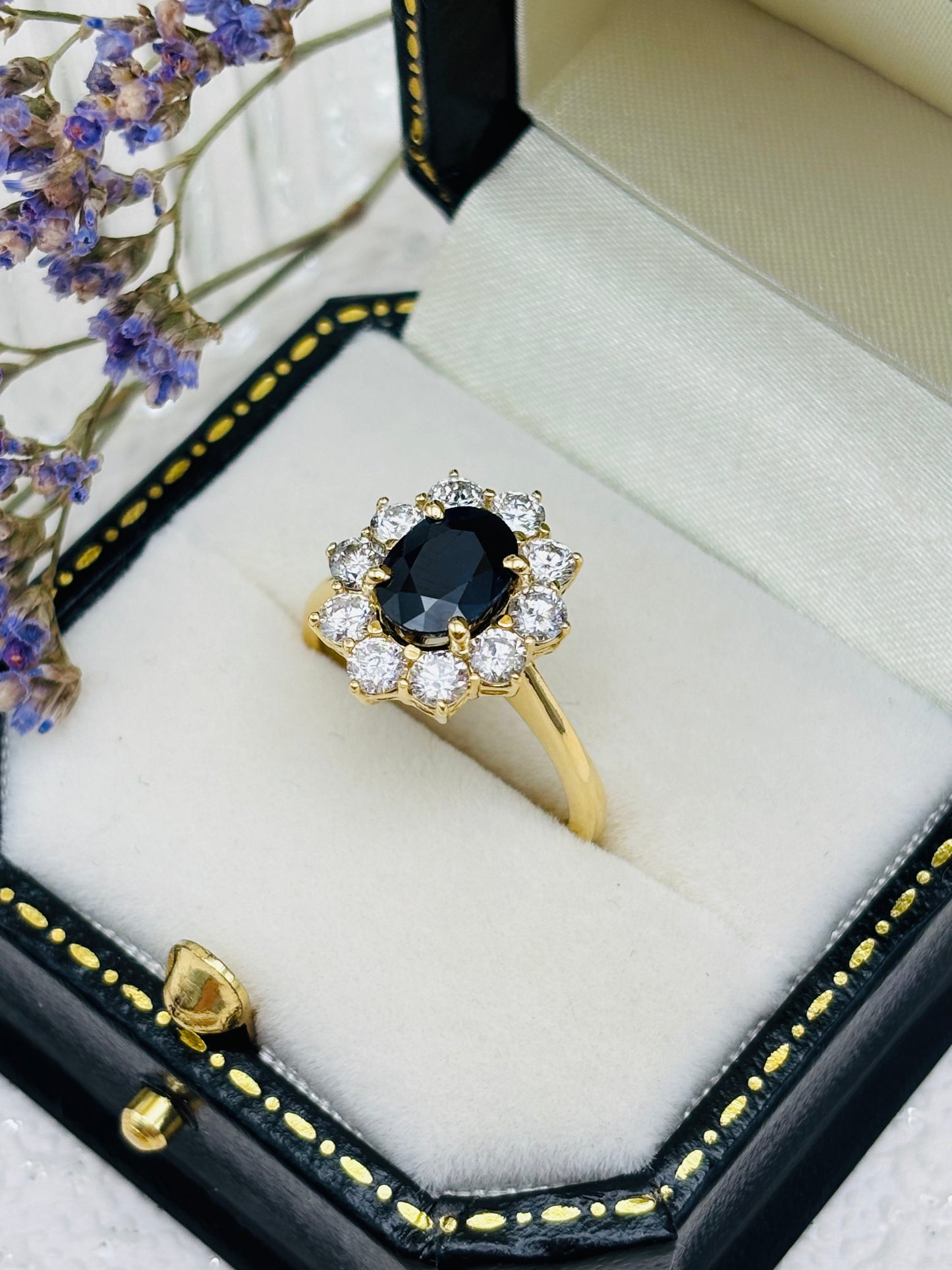 14ct Gold Sapphire and Diamond Cluster Ring - Pre-owned
