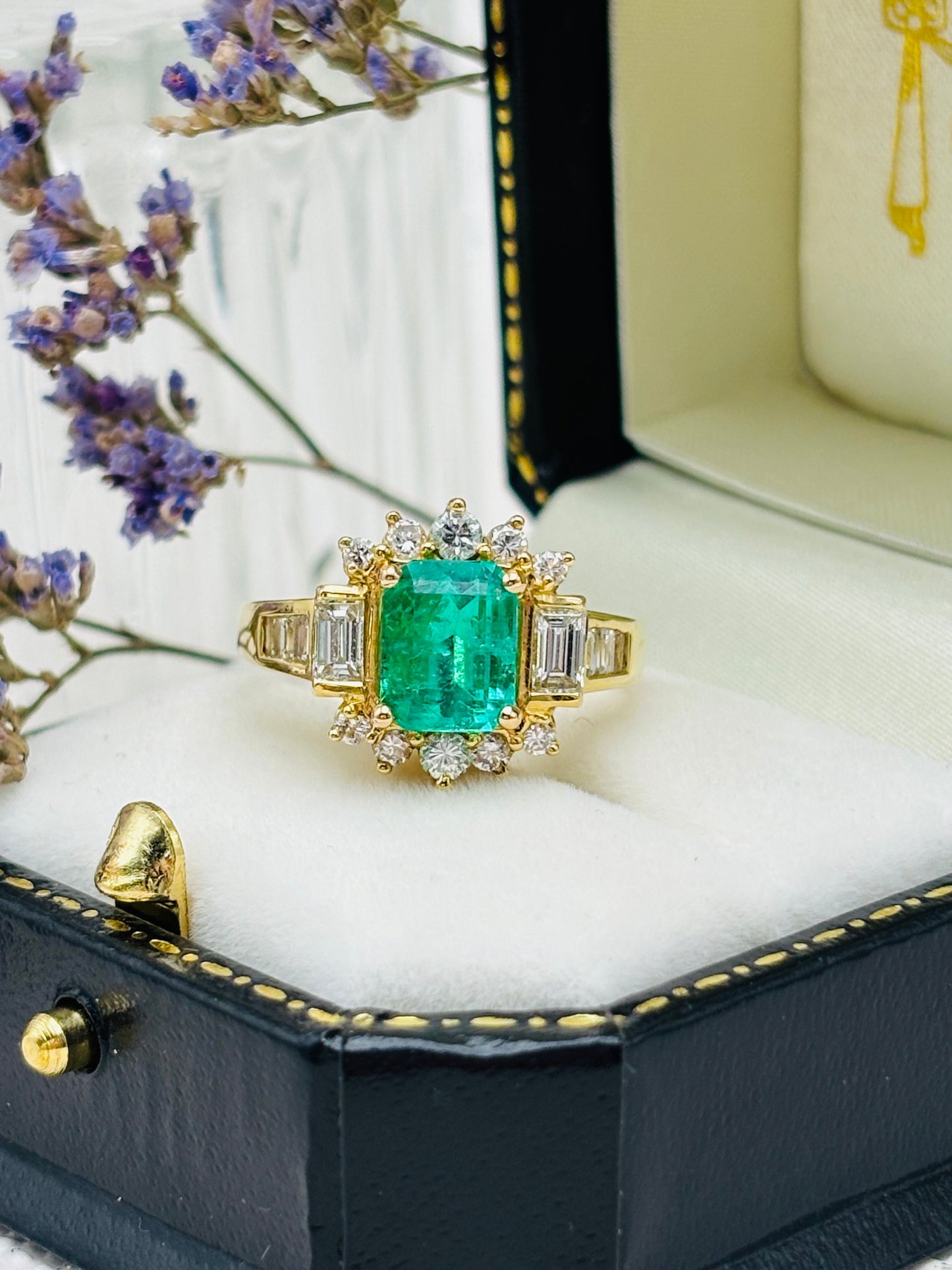 18ct Yellow Gold Emerald and Diamond Cluster Ring - pre-owned