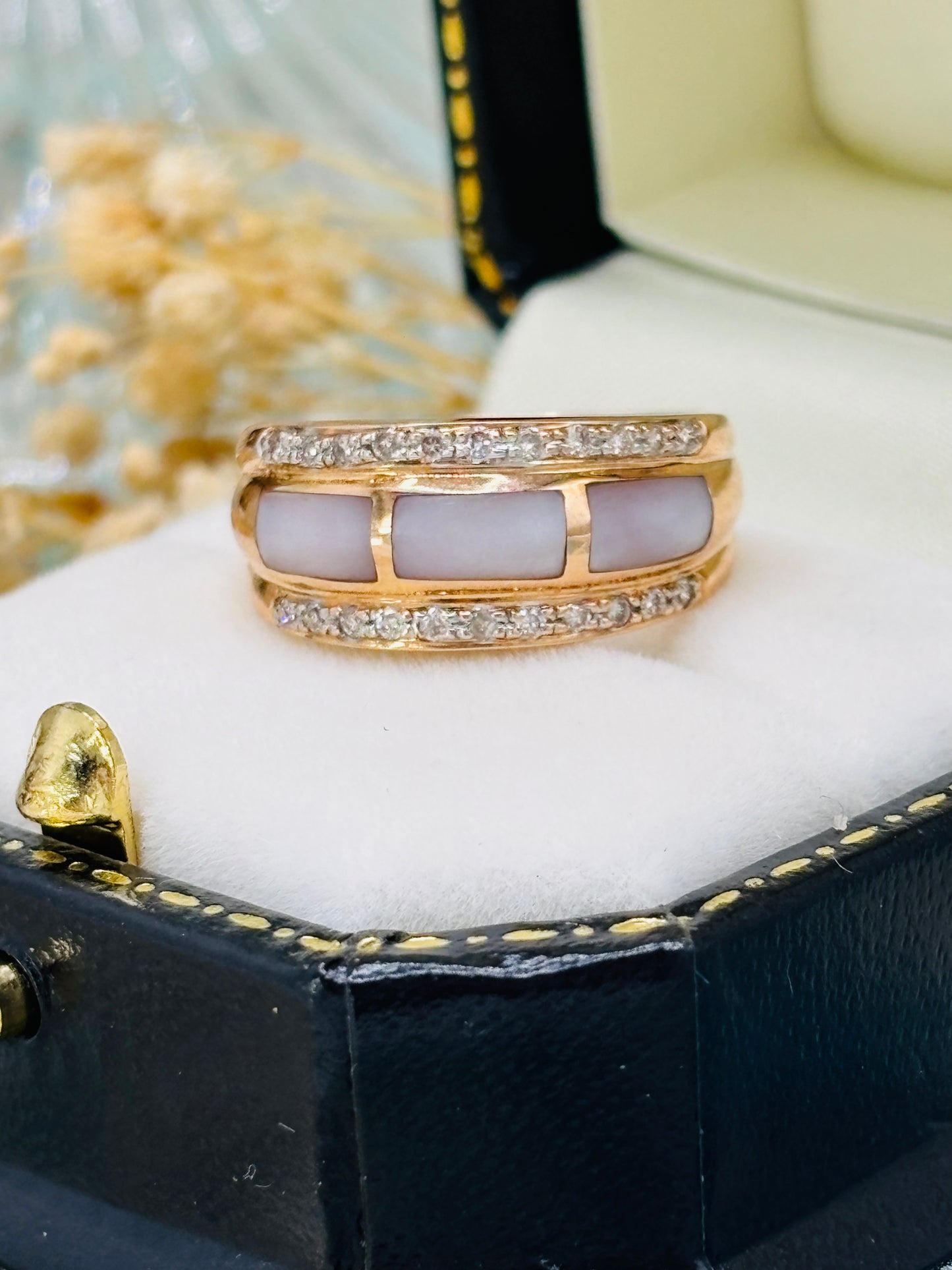 18ct Rose Gold Diamond Mother of Pearl Dress Ring - Pre-owned