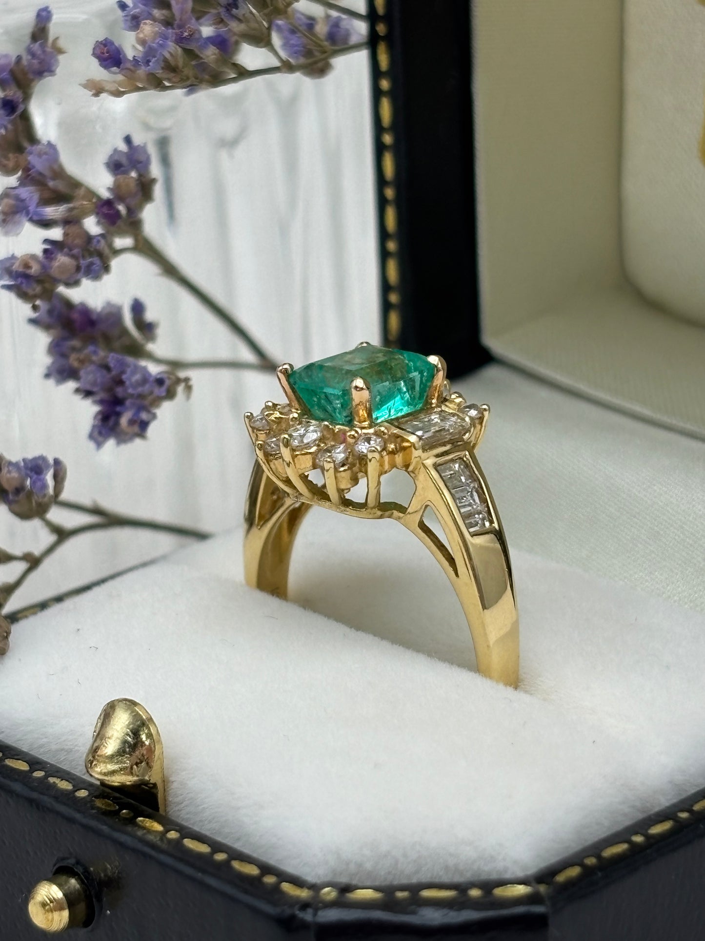 18ct Yellow Gold Emerald and Diamond Cluster Ring - pre-owned
