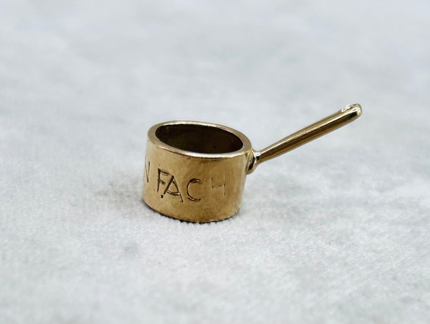 Vintage Gold Charm Saucepan