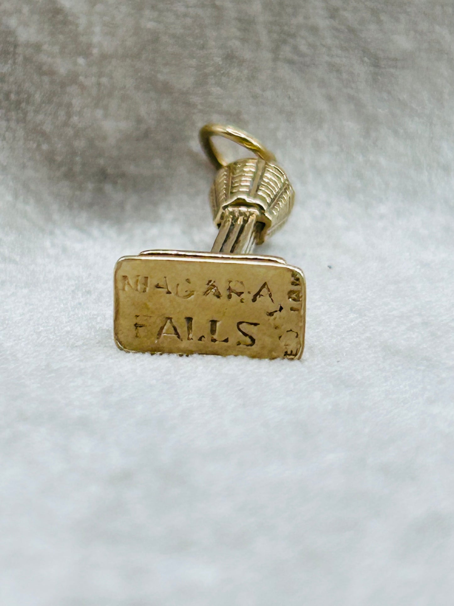 Vintage Gold Charm Niagra Falls Skylon Tower