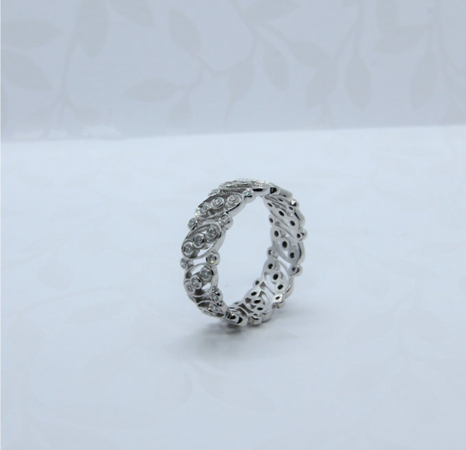 18ct White Gold Diamond Set Filigree Band