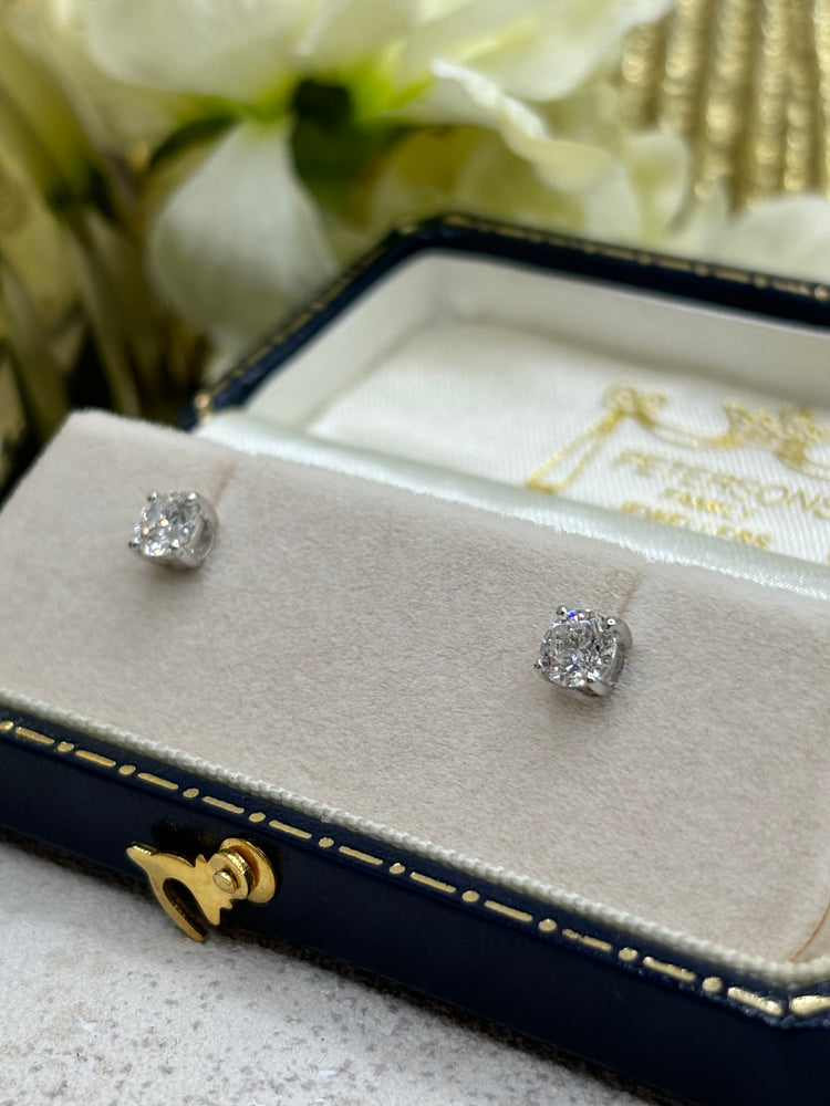 18ct White Gold Diamond Ear Stud Earrings 0.80ct, Natural