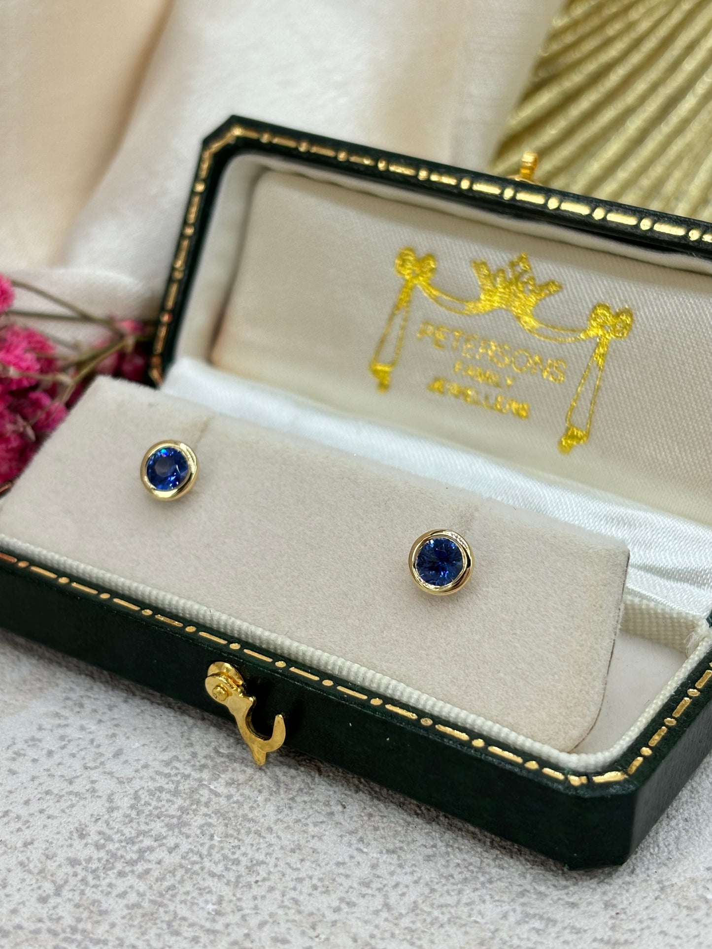 18ct Yellow Gold Sapphire Ear Studs