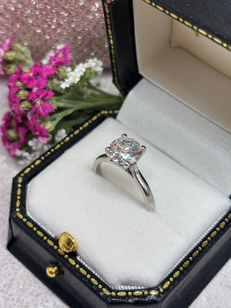 Platinum Round Brilliant Cut Diamond Solitaire 2ct - Lab-created