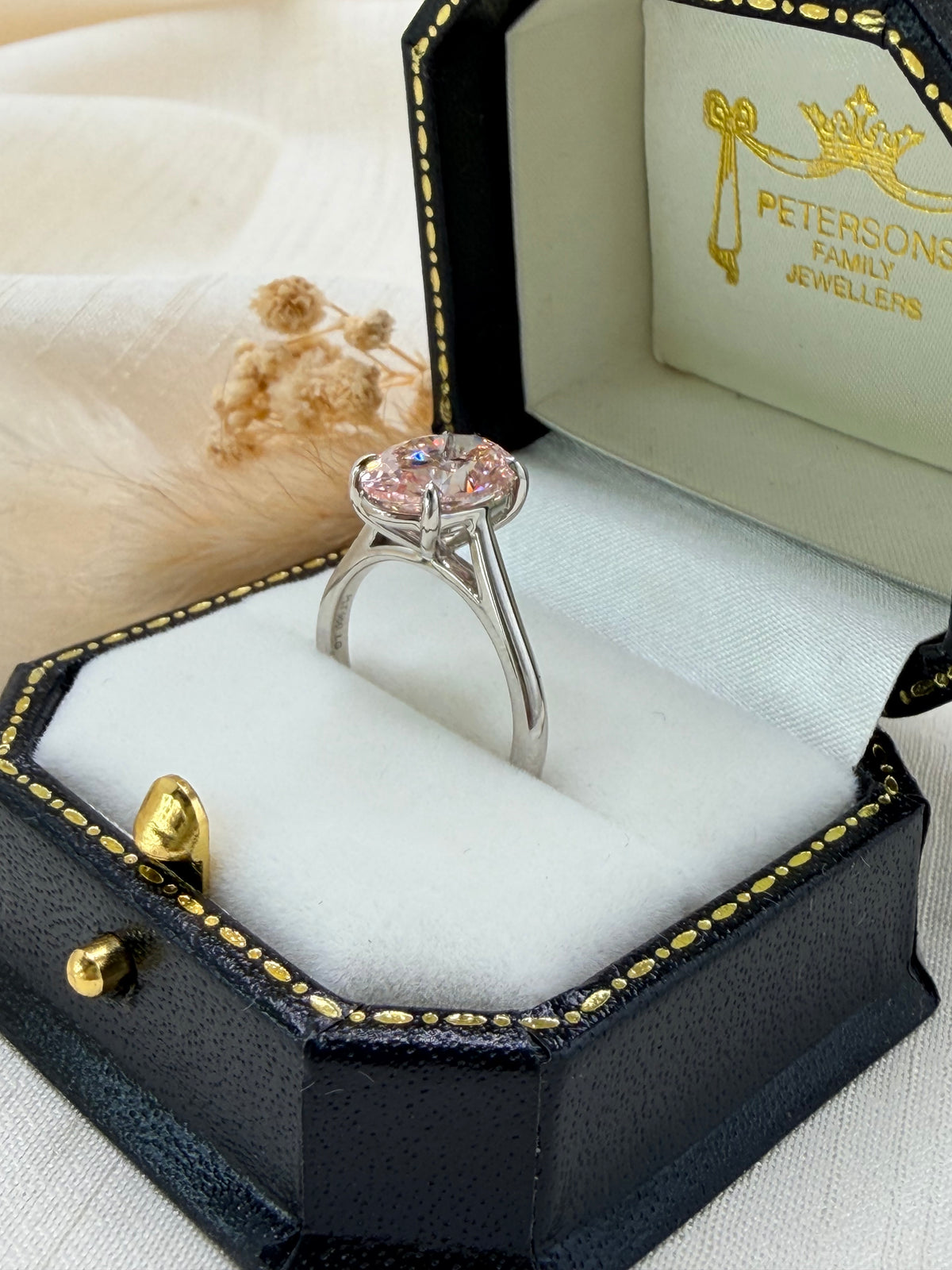 Platinum Oval Cut Pink Diamond 3ct - Lab-created