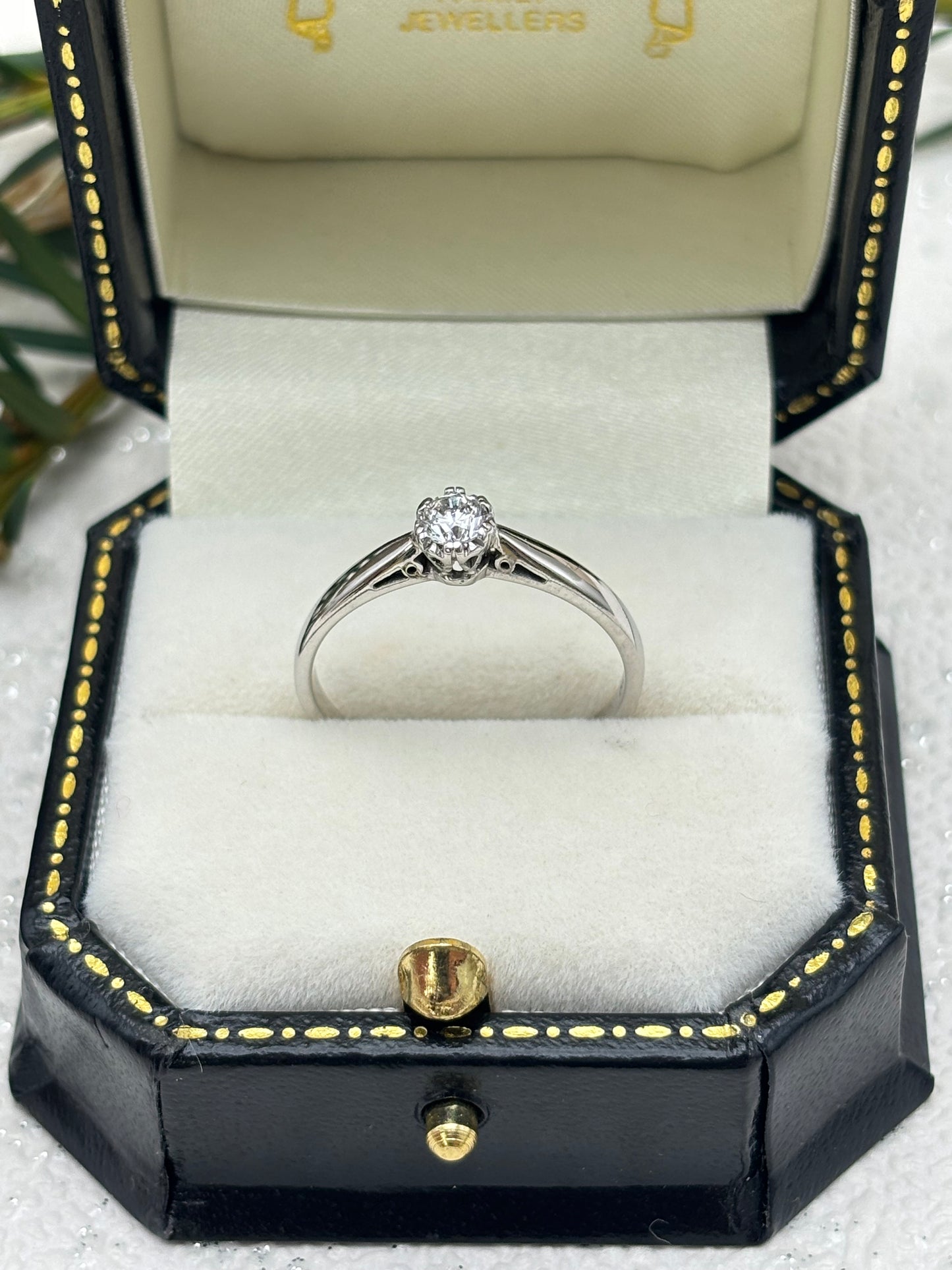 18ct White Gold Diamond Solitaire Ring - Pre-owned