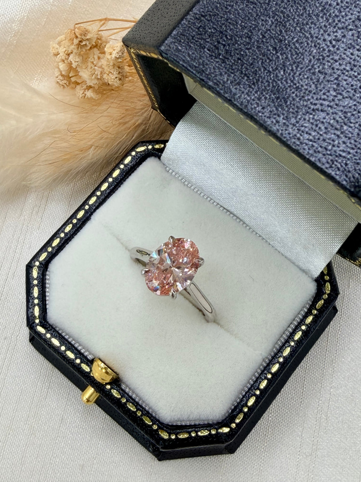 Platinum Oval Cut Pink Diamond 3ct - Lab-created