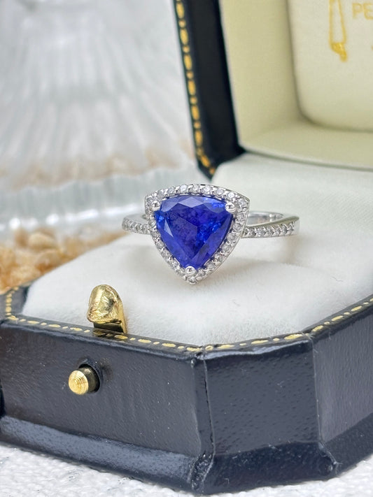 Tanzanite and Diamond Ring - Pre-owned