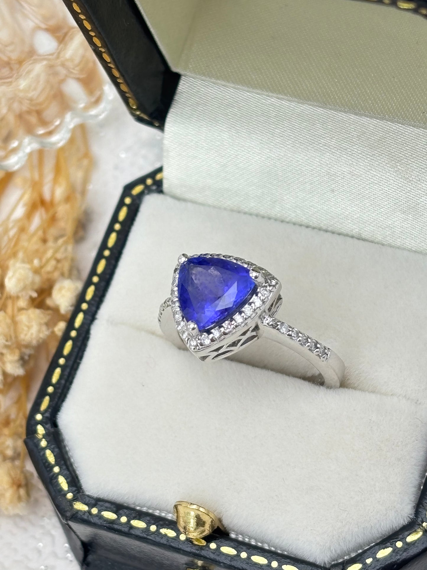 Tanzanite and Diamond Ring - Pre-owned