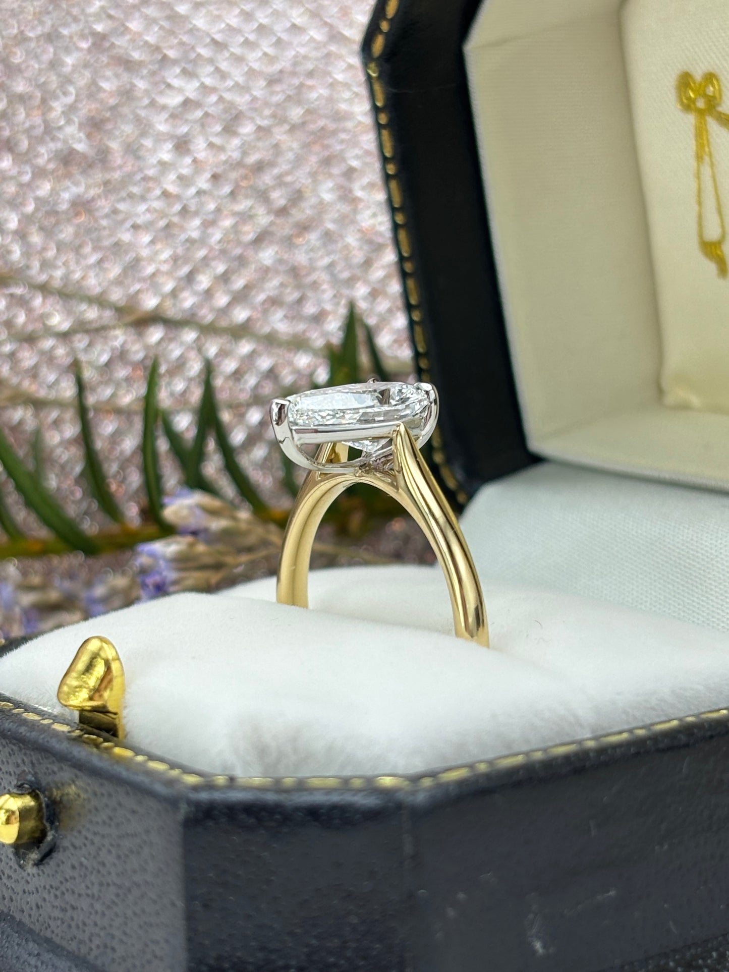 18ct Yellow Gold and Platinum Pear Cut Diamond Solitaire 2.00ct - Lab-created