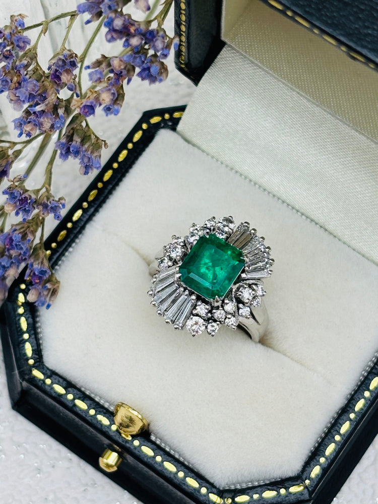Vintage Platinum Emerald and Diamond Cluster Ring - pre-owned