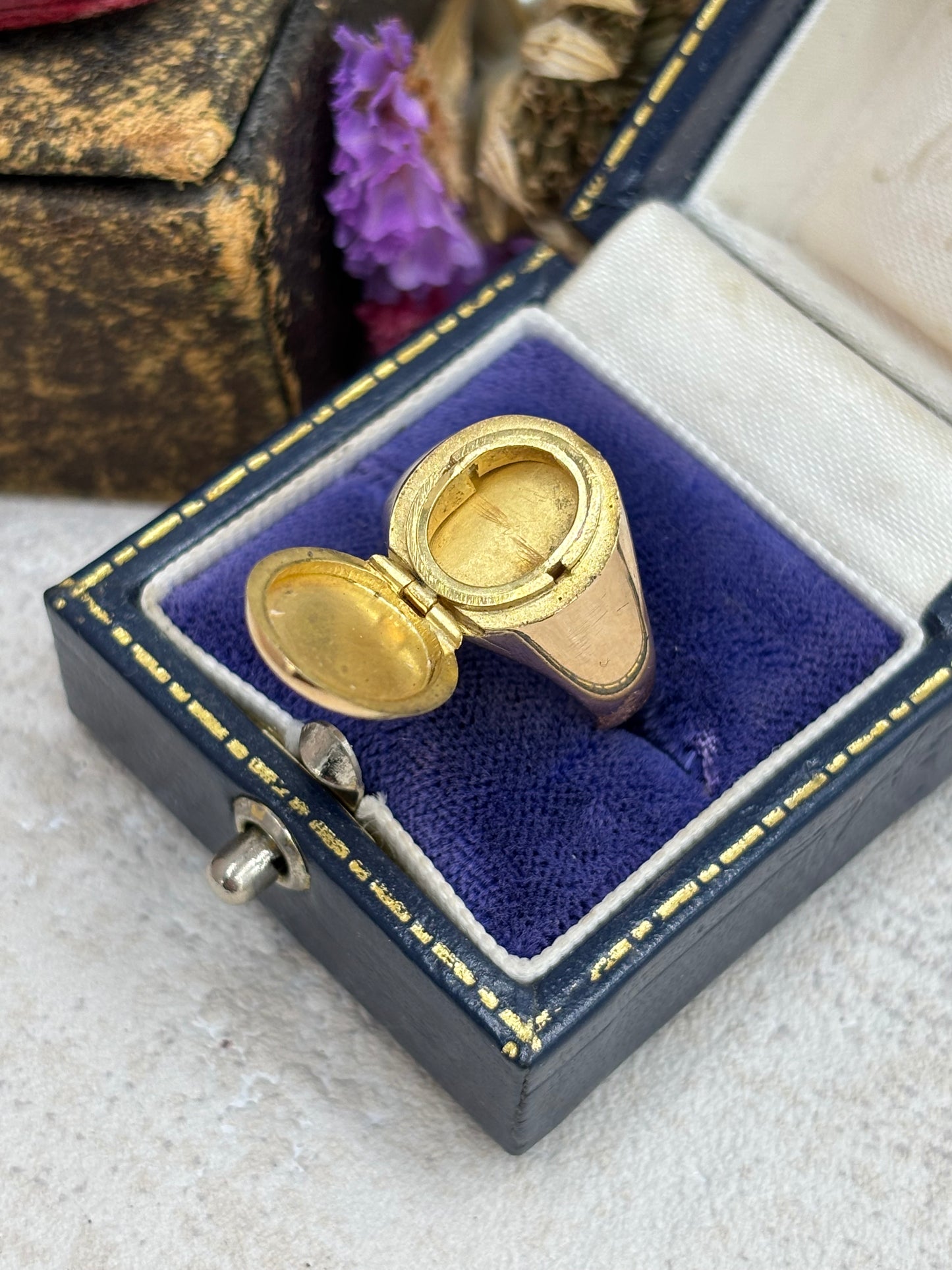 18ct Gold Poison Locket Signet Ring - Rare