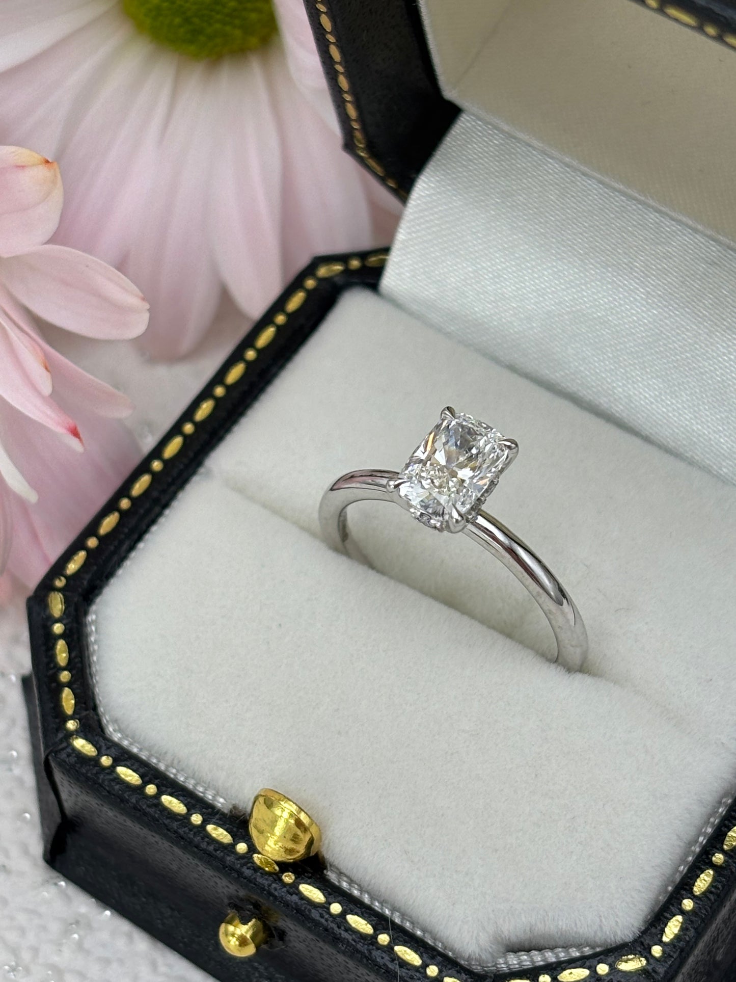 Platinum Radiant Cut Diamond Solitaire 1.00ct - Lab-created