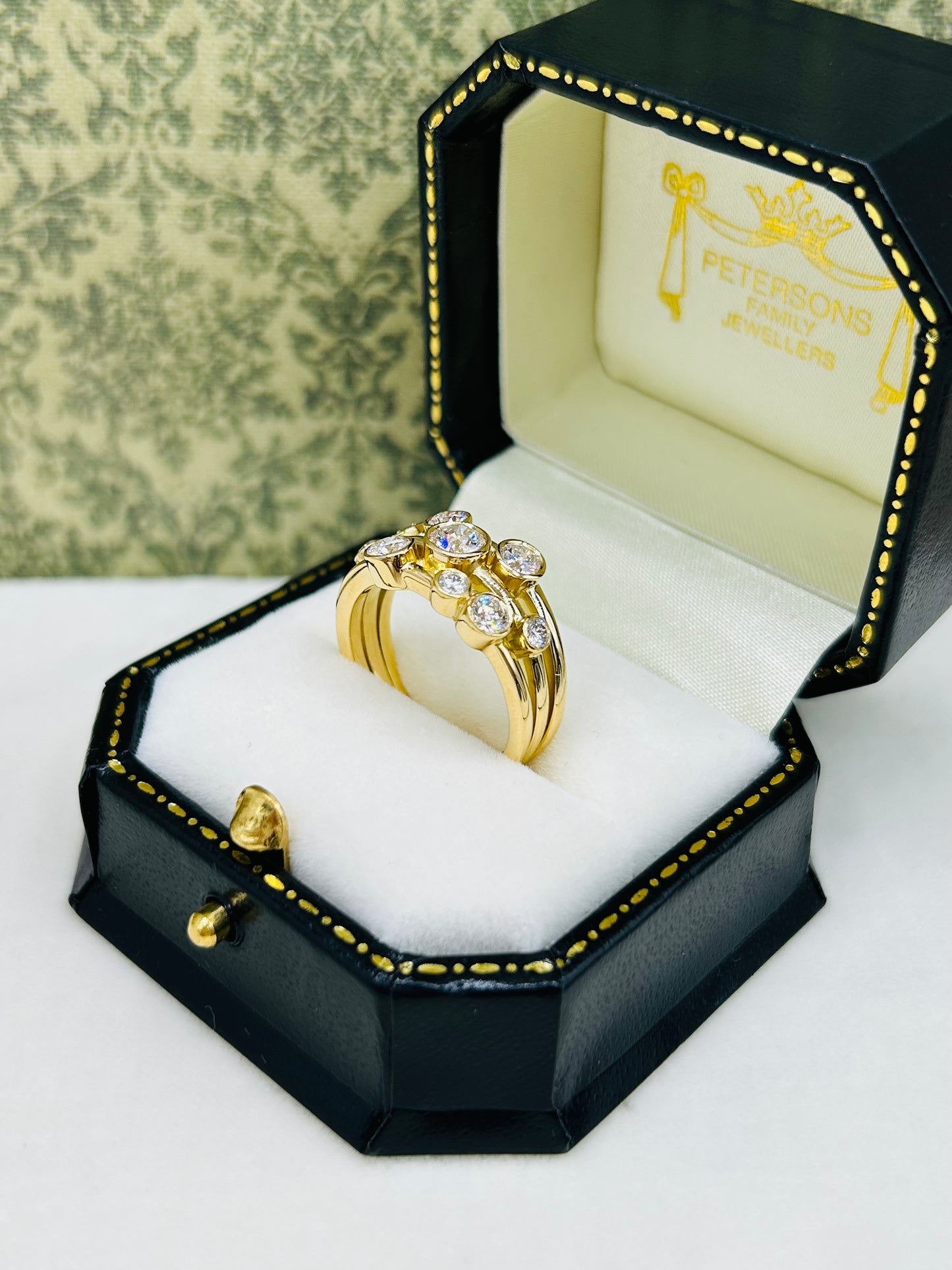 18ct Yellow Gold Diamond Bubble Ring