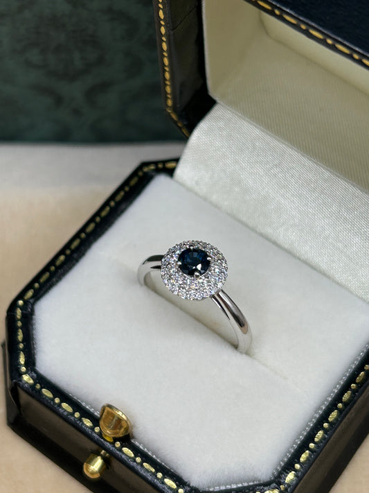 18ct White Gold Sapphire and Diamond Cluster Ring.