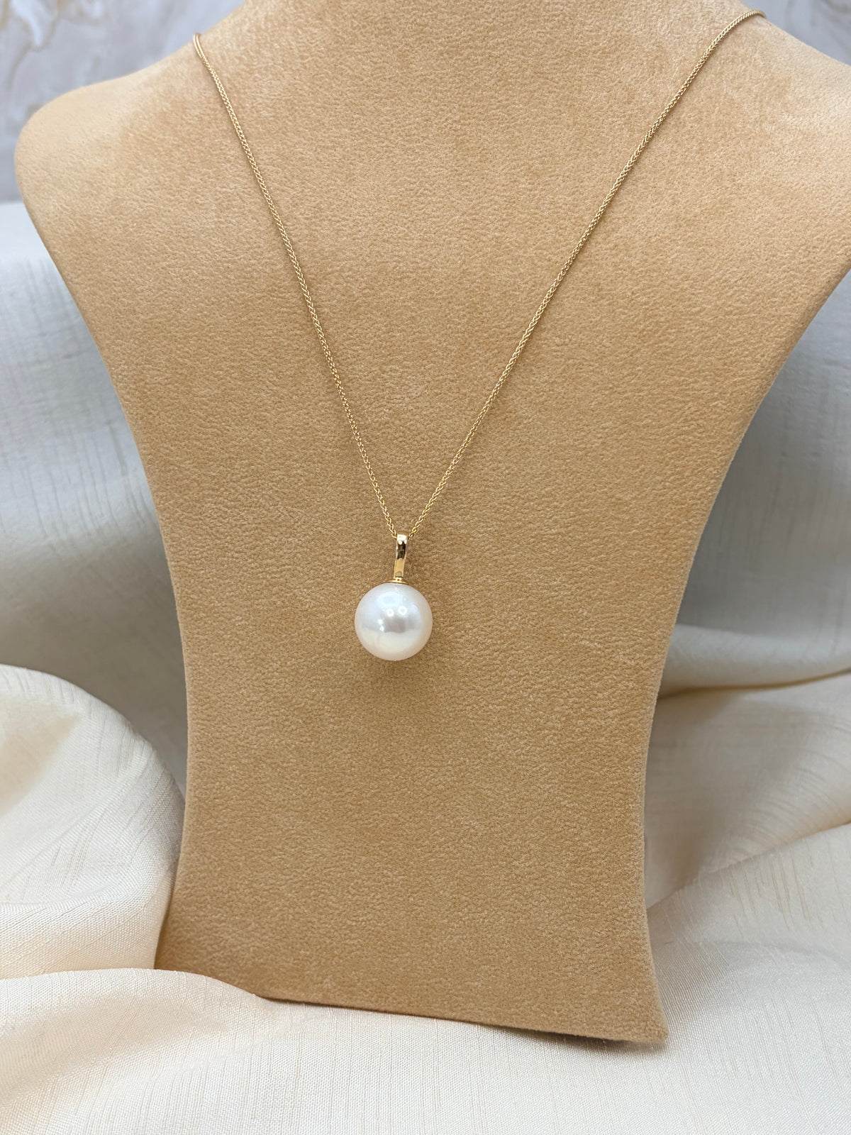 9ct Yellow Gold Pearl Pendant - 14mm