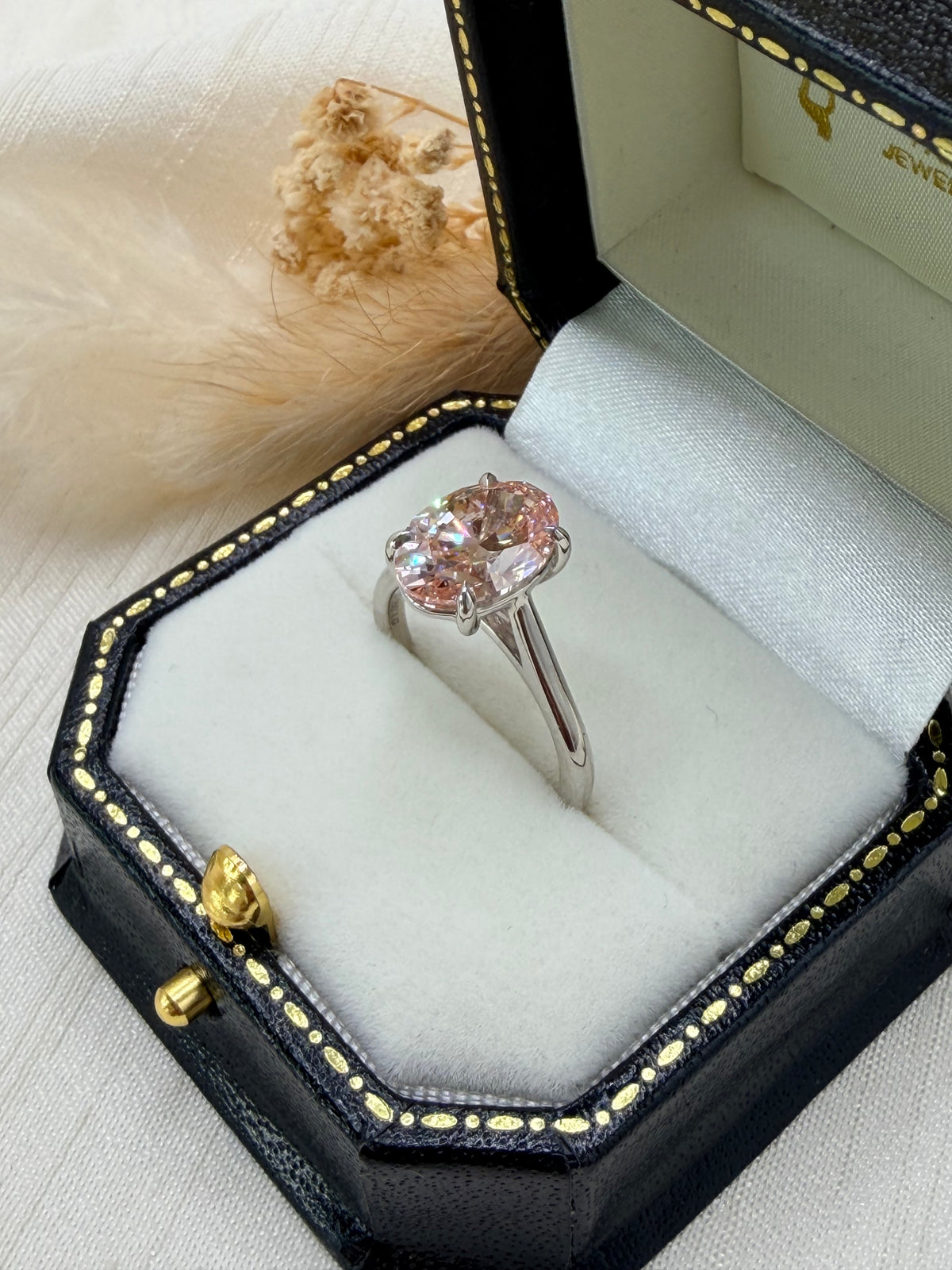 Platinum Oval Cut Pink Diamond 3ct - Lab-created