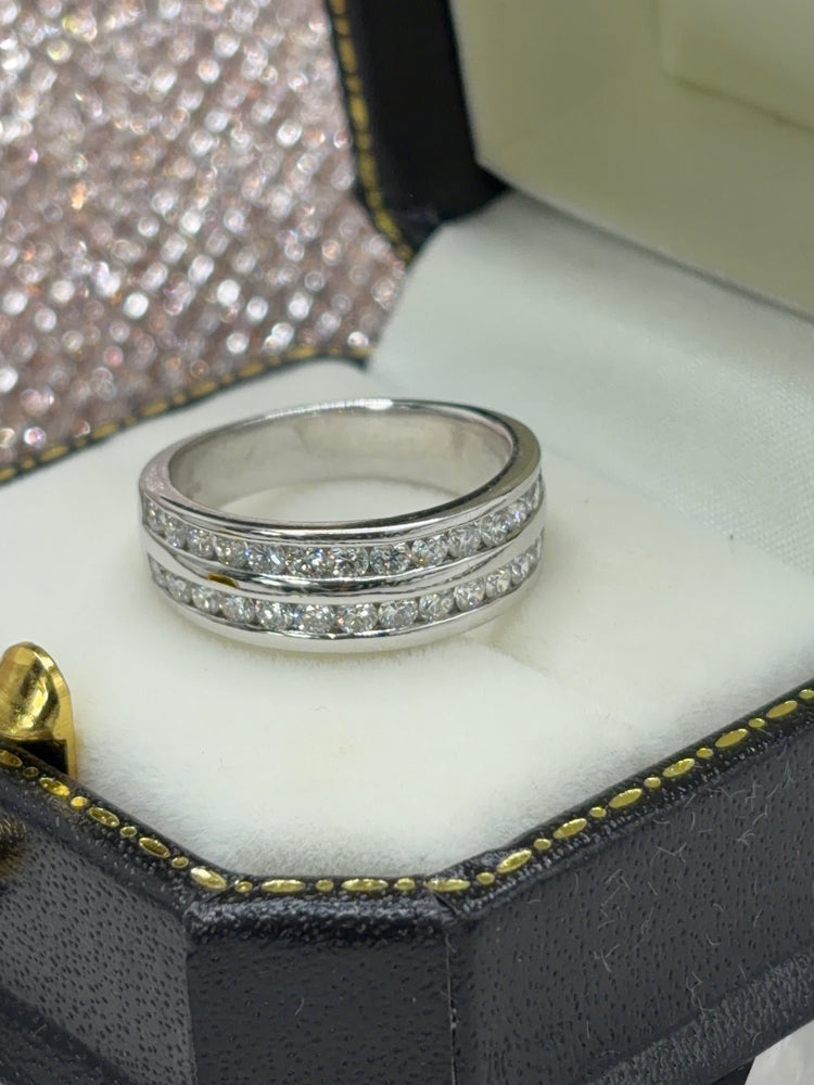 14ct White Gold Wide Diamond Ring, Second-hand