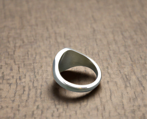 Solid 9ct Yellow Gold Oval Heavy Signet Ring.