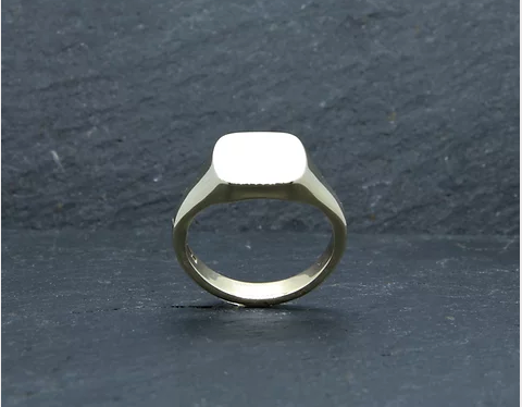 Solid 9ct Yellow Gold Cushion Shaped Heavy Signet Ring