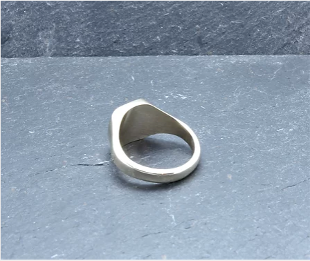Solid 9ct Yellow Gold Cushion Shaped Heavy Signet Ring