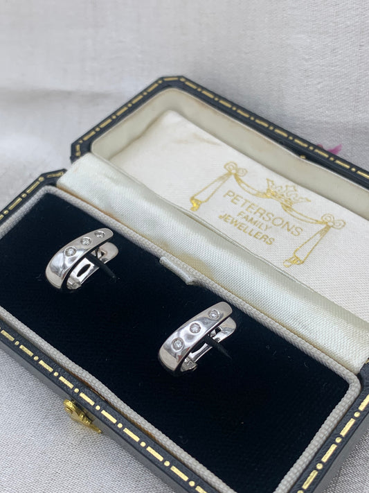 18ct White Gold Hoop (Huggie) Earrings