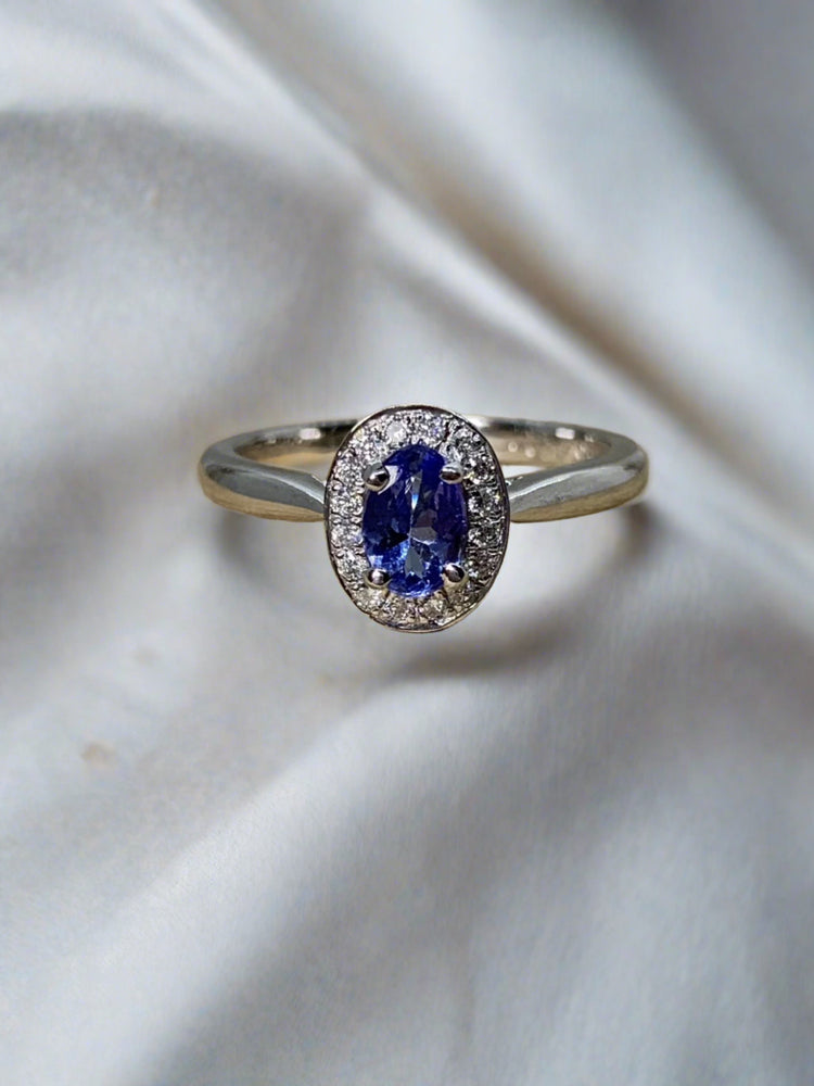 18ct White Gold Tanzanite and Diamond Cluster Ring